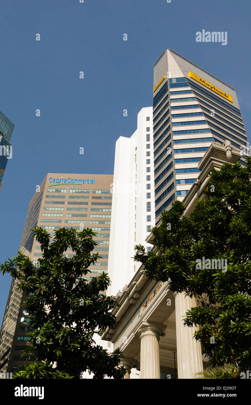 Singapour CDB skyline des immeubles de la banque, de gauche à droite, de l'Habitant Commercial Trust, la Banque de Chine et Maybank. Banque D'Images