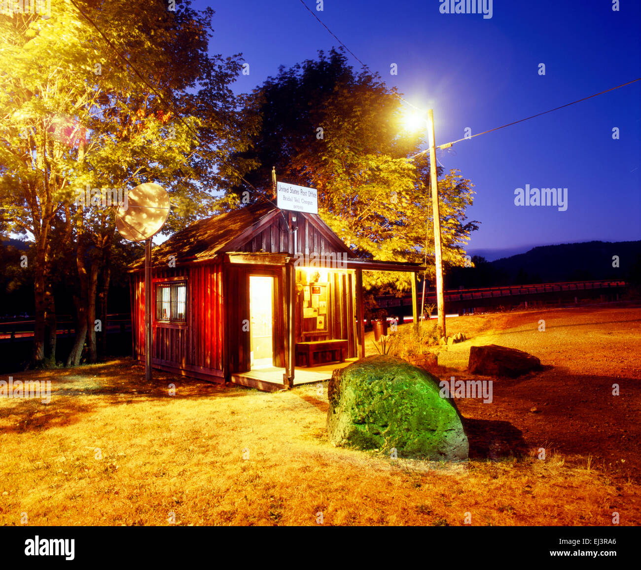 Historique Le bureau de poste de Bridal Veil le long de l'Interstate 84 dans la gorge du Columbia de l'Oregon sur le côté de la rivière Columbia Banque D'Images