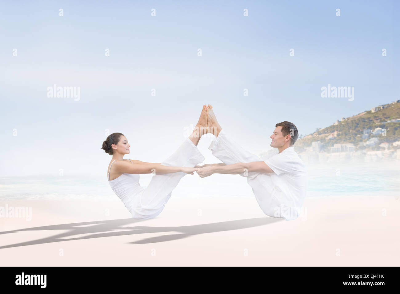 Image composite de la couple sitting in position bateau ensemble Banque D'Images