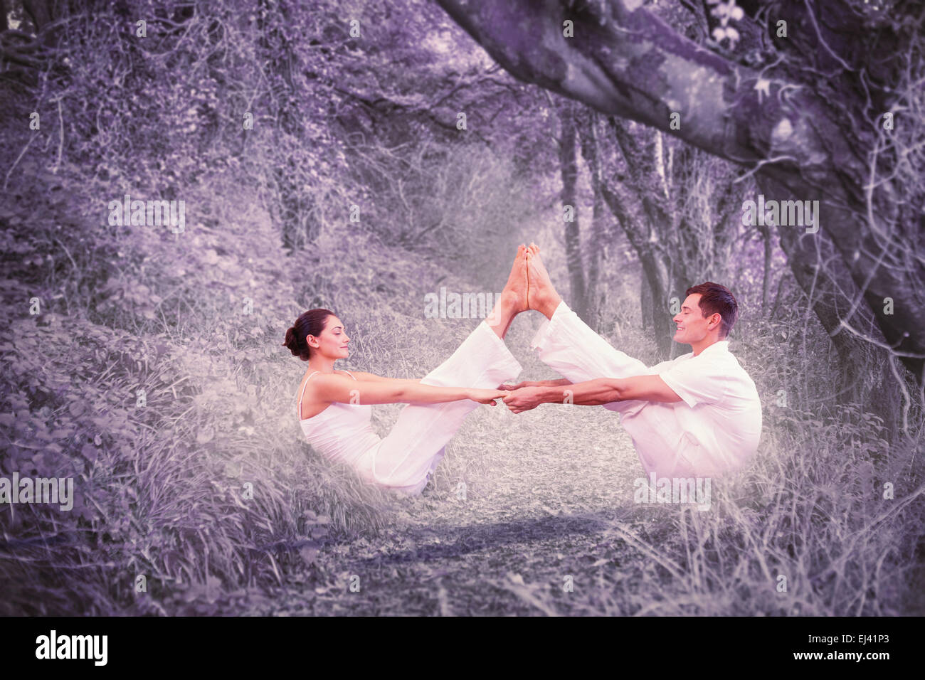 Image composite de la couple sitting in position bateau ensemble Banque D'Images