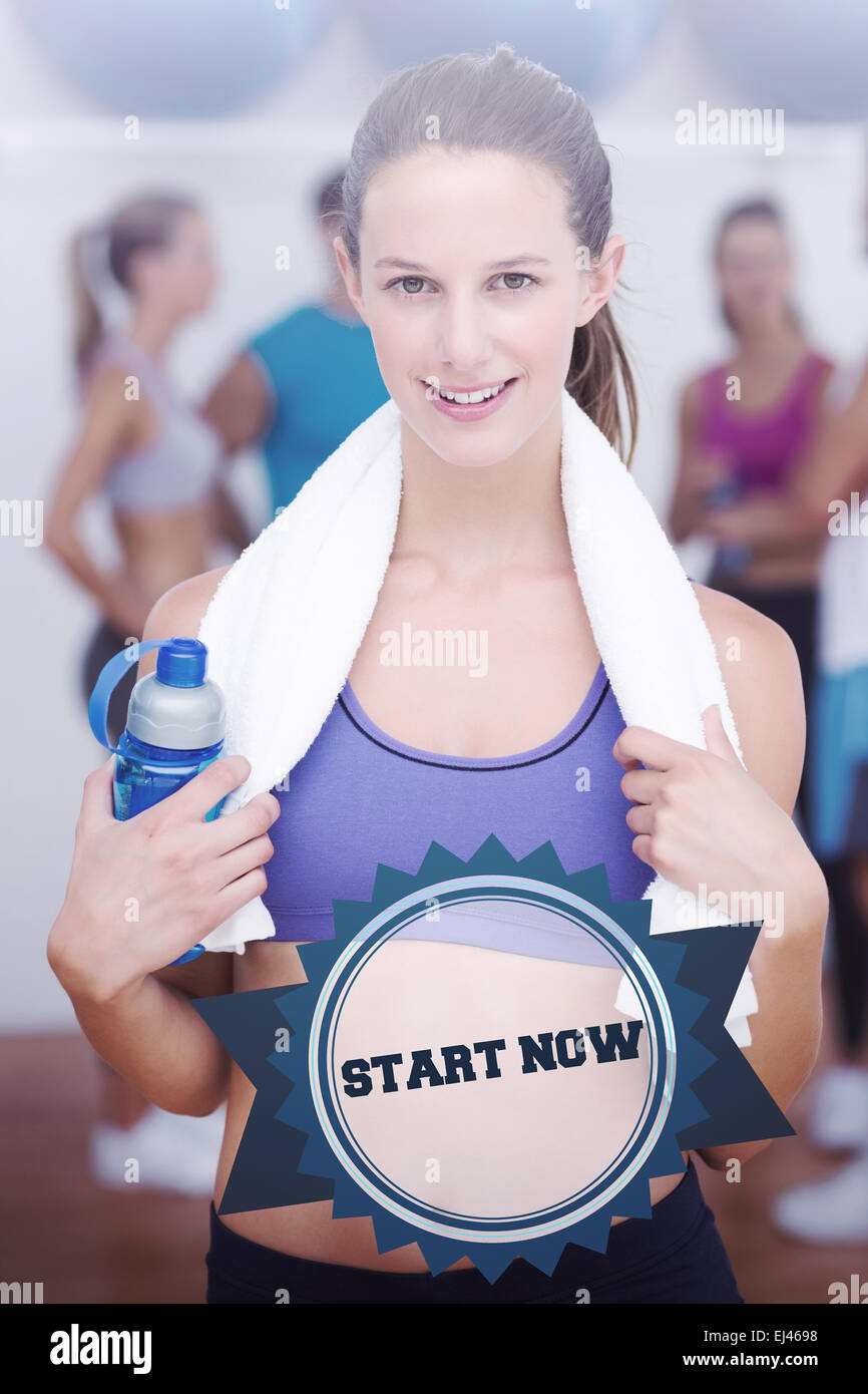 Démarrer maintenant contre un insigne Banque D'Images