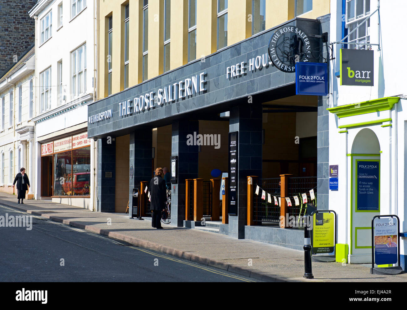 La Rose - un pub Wetherspoon Salterne - in Bideford Devon, Angleterre, Royaume-Uni Banque D'Images
