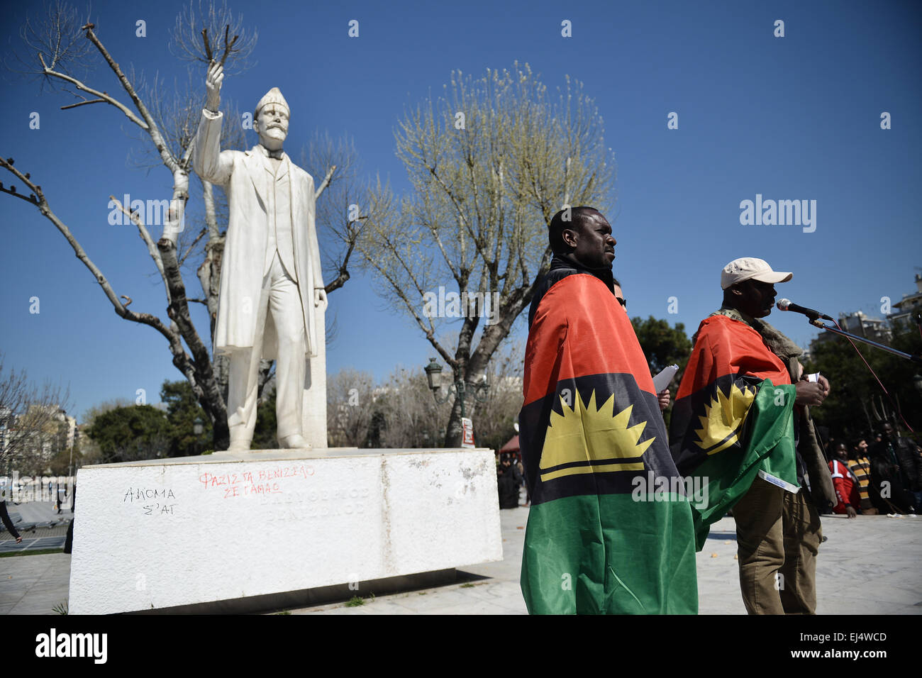 Thessalonique, Grèce. Mar 21, 2015. Des milliers de personnes se sont rassemblées dans le centre de Thessalonique pour manifester contre le racisme en raison de la Journée mondiale de l'antiracisme. Les citoyens de Thessalonique et les membres de l'antiracisme organisations internationales ont défilé dans les rues de la ville : Giannis Papanikos Crédit/ZUMA/ZUMAPRESS.com/Alamy fil Live News Banque D'Images