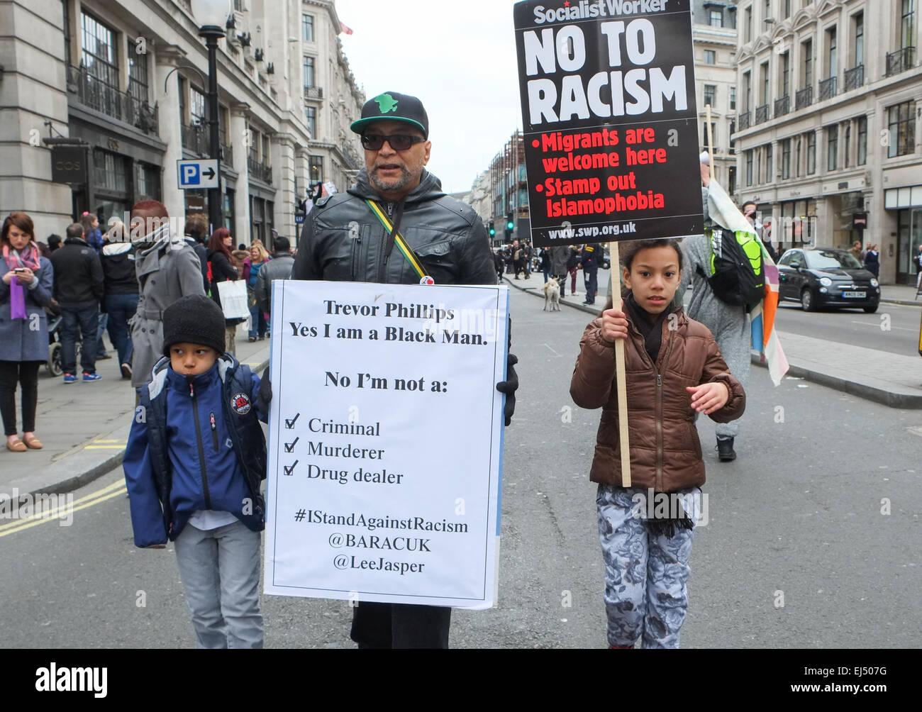 Regent Street, Londres, Royaume-Uni. 21 mars 2015. Lee activiste Jasper est parmi les participants. Un grand et racsim anti fasciste anti marche a lieu à travers le centre de Londres. Crédit : Matthieu Chattle/Alamy Live News Banque D'Images