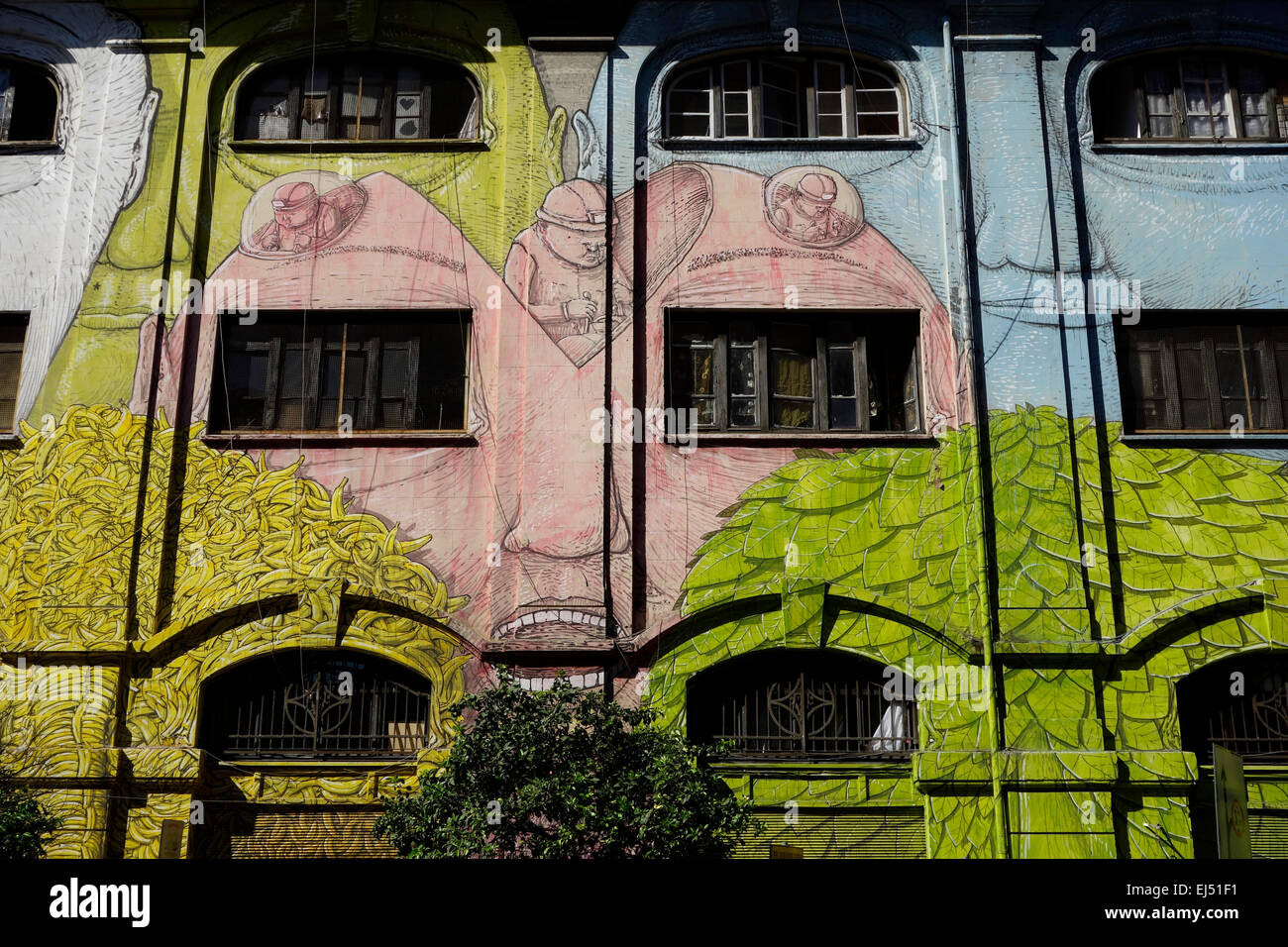 Rome. L'Italie. Street Art Par Blu sur la Via del Porto fluviale, Ostiense. Banque D'Images