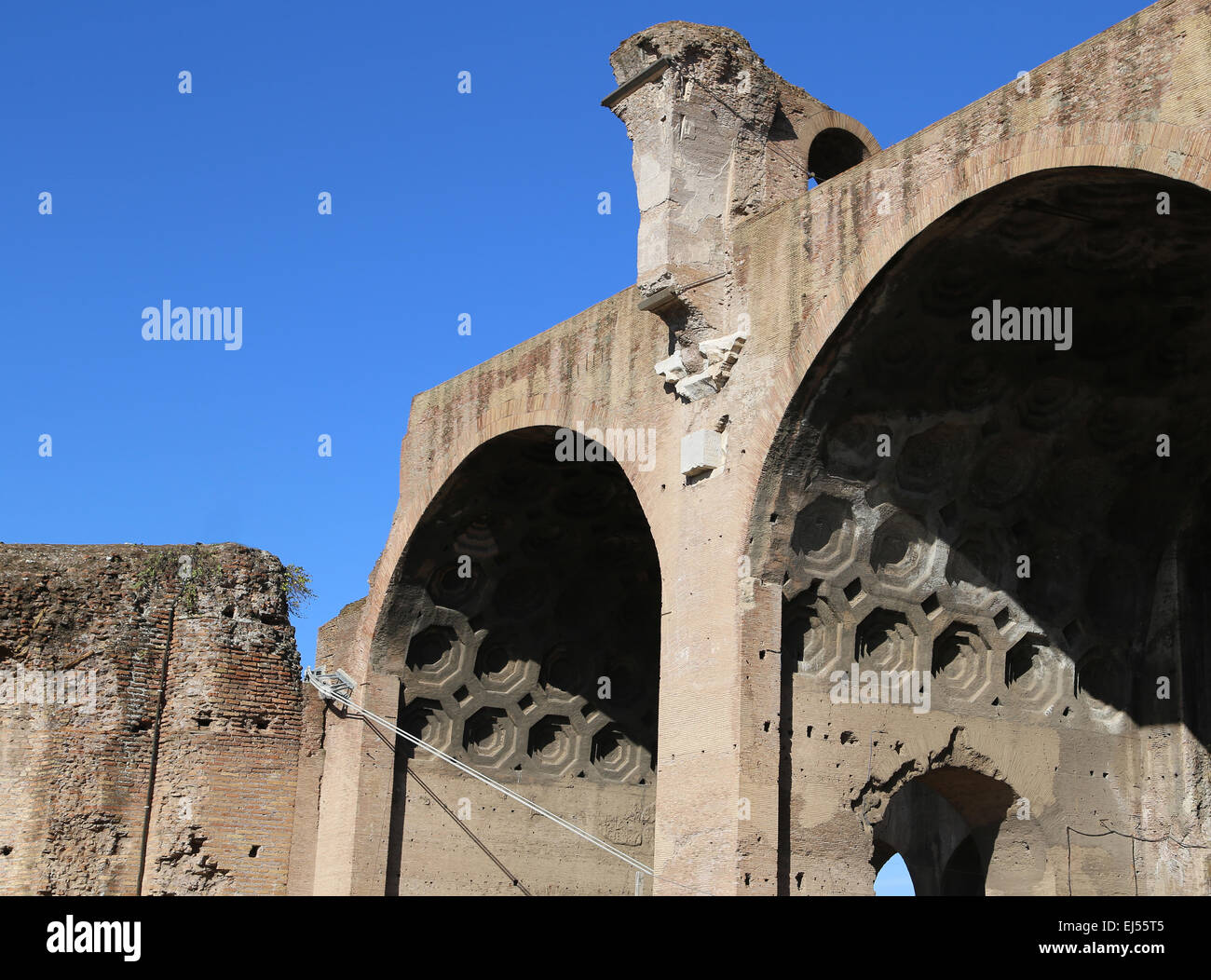 L'Italie. Rome. Basilique de Maxence. 4ème ANNONCE de siècle. Ruines. Forum romain. Banque D'Images