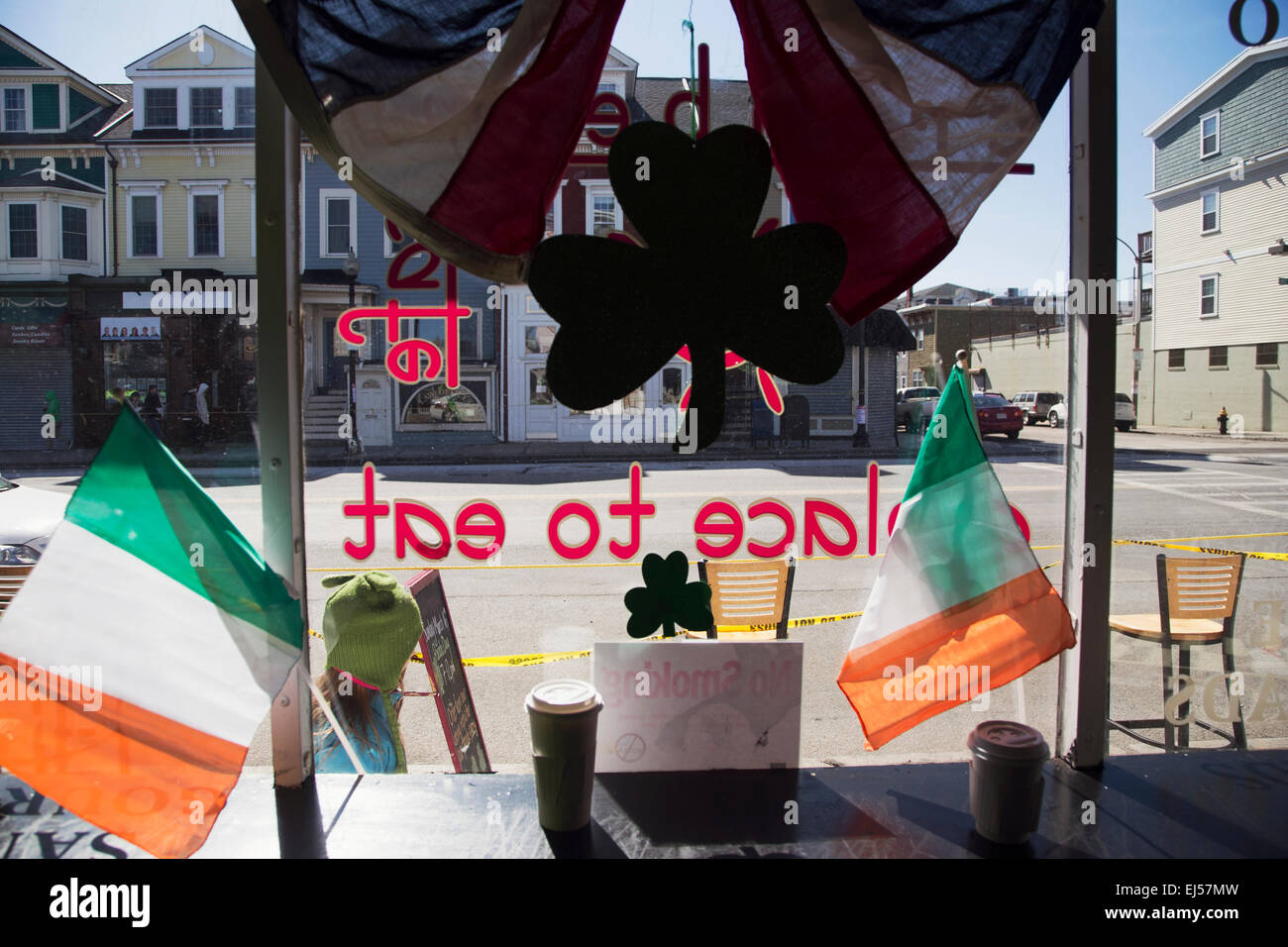 Café de l'intérieur, le jour de la Saint Patrick Parade, 2014, South Boston, Massachusetts, USA Banque D'Images