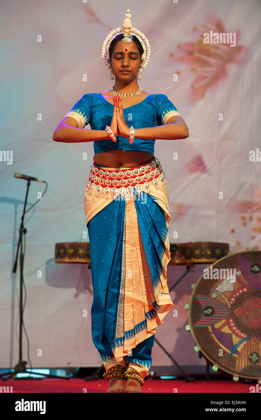 Turin, Italie. 20 mars, 2015. Le Lingotto fair 'Festival dell'Oriente' du 20 au 22 mars 2015 et du 27 au 30 mars 2015 - 20 mars 2015 - Inde - Odissi Danse traditionnelle : crédit facile vraiment Star/Alamy Live News Banque D'Images