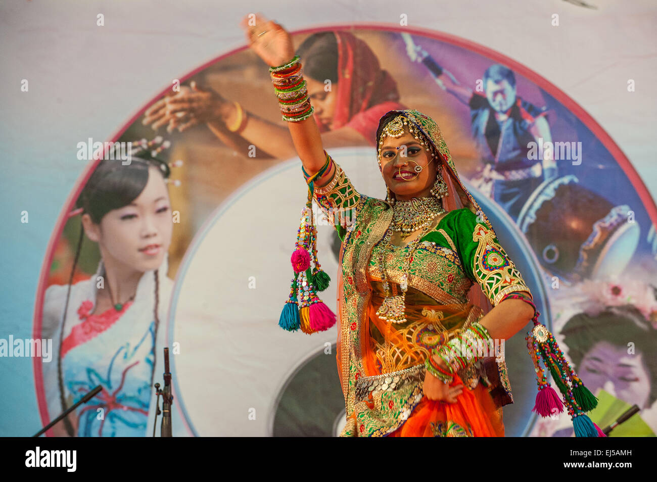 Turin, Italie. 20 mars, 2015. Le Lingotto fair 'Festival dell'Oriente' du 20 au 22 mars 2015 et du 27 au 30 mars 2015 - 20 mars 2015 - Inde Rajasthan Dhoad gitans du Rajasthan et Gumar dance Crédit : Realy Easy Star/Alamy Live News Banque D'Images