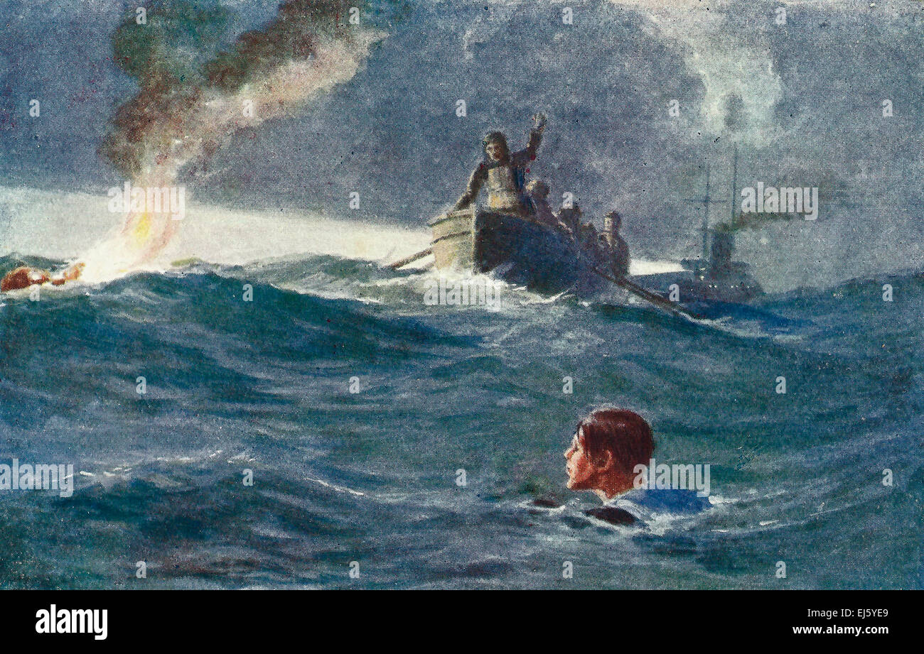 Homme à la mer - marin d'être secouru par la marine britannique pendant la Première Guerre mondiale Banque D'Images