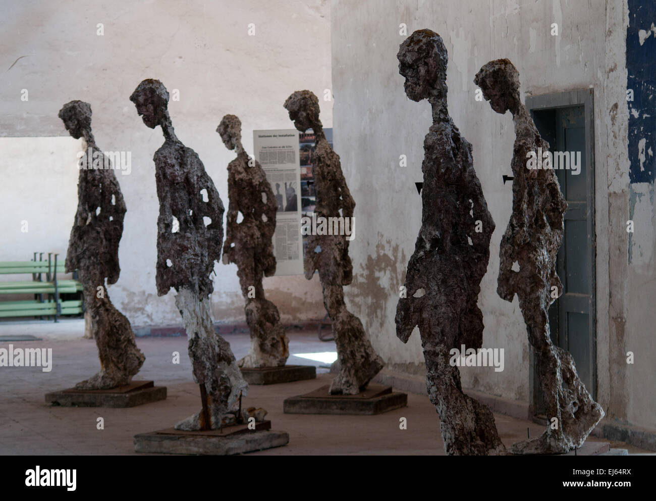 Sculptures de Stuart N. R. Wolfe sur l'affichage dans l'atelier des tailleurs de Ravensbrueck Camp de concentration des femmes Banque D'Images