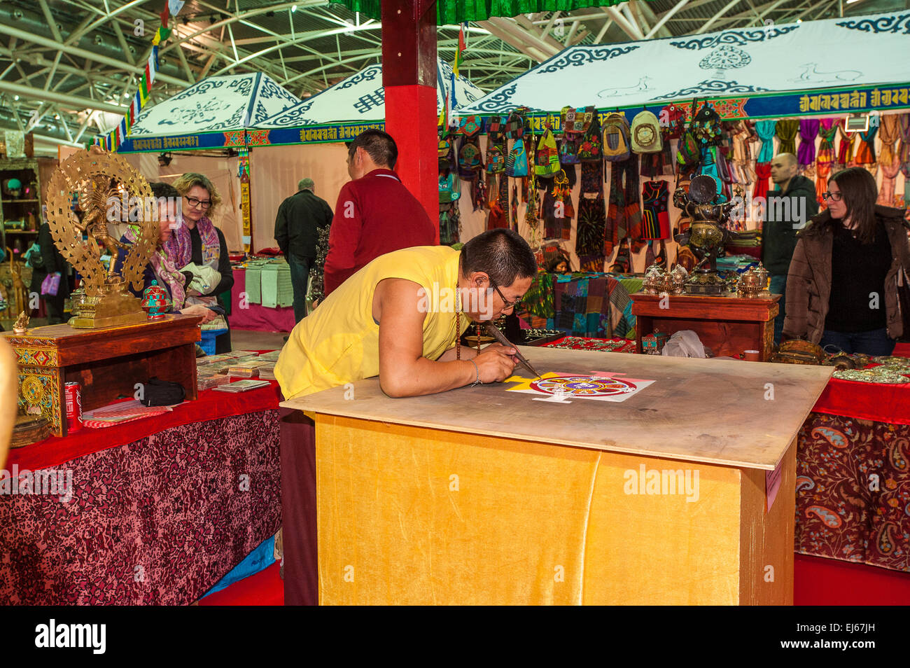 Turin, Italie. 22 mars, 2015. Le Lingotto fair 'Festival dell'Oriente' du 20 au 22 mars 2015 et du 27 au 30 mars 2015 - 20 mars 2015 - Crédit : mandala tibétain Realy Easy Star/Alamy Live News Banque D'Images