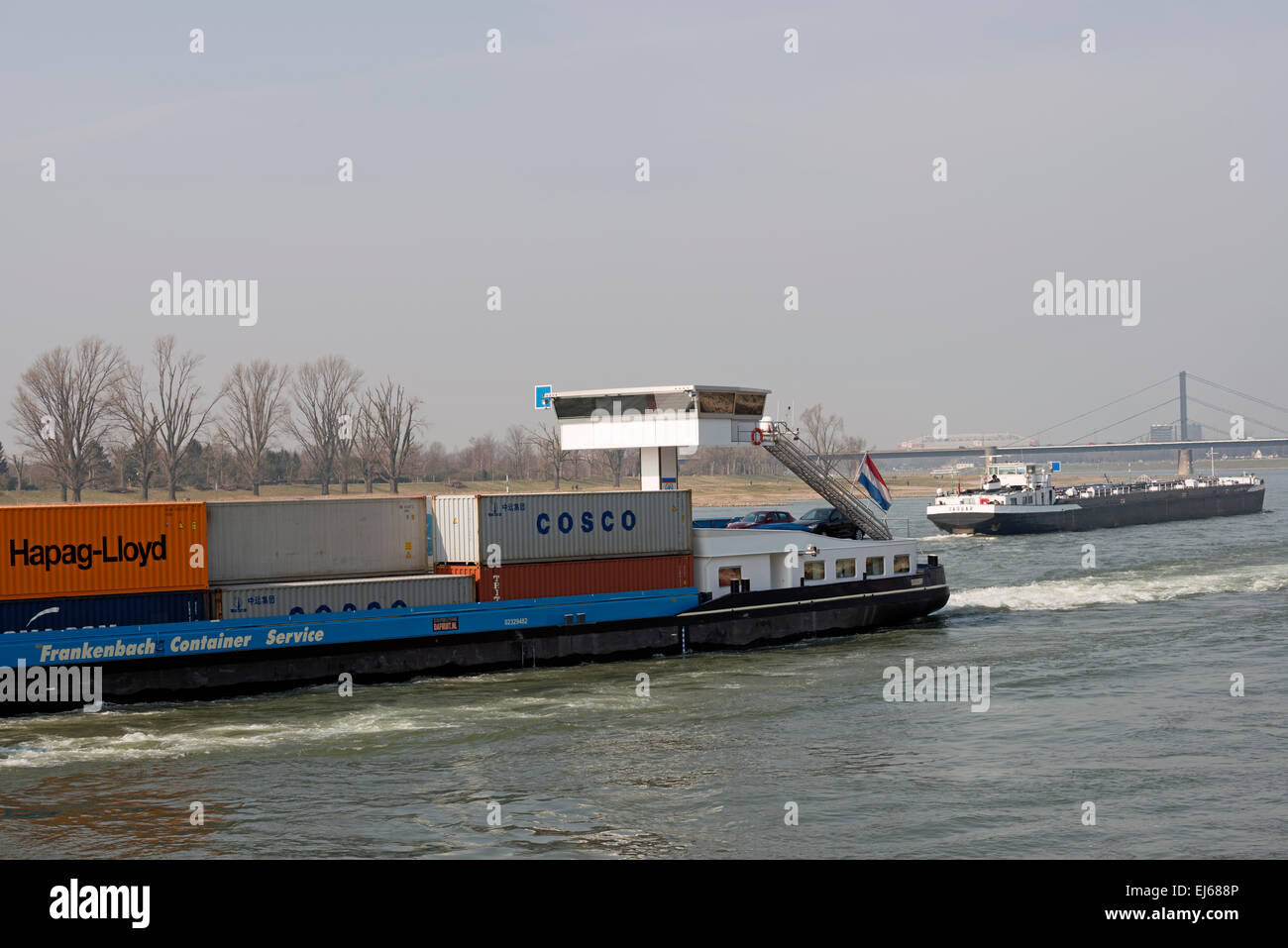Joline II Frankenbach Service Ro-Ro barges, Rhin, Düsseldorf, Allemagne. Banque D'Images