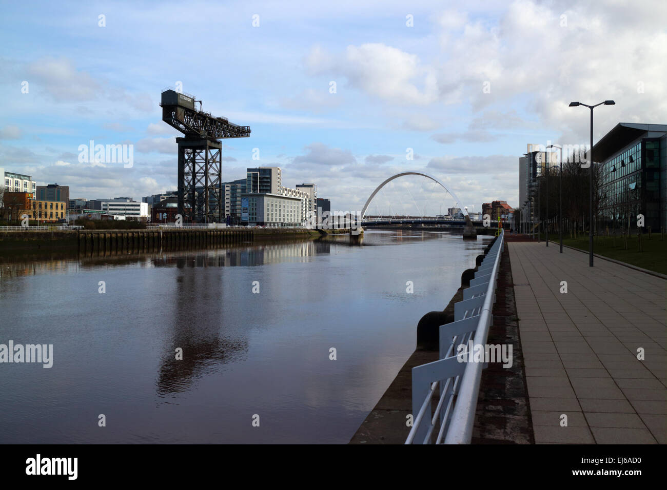 Clyde walkway clyde Glasgow finnieston crane arc Scotland UK Banque D'Images