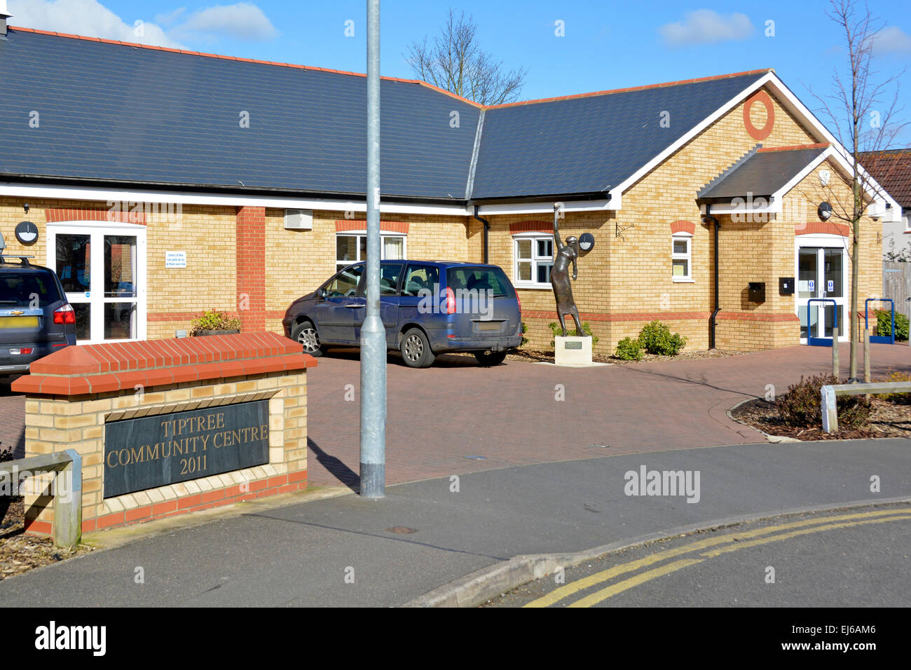 Centre communautaire sign building et parking village Tiptree Essex England UK Banque D'Images