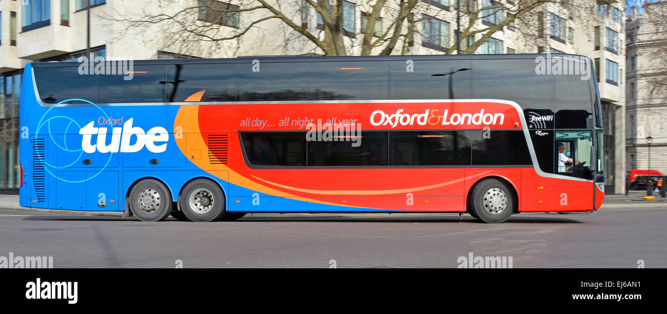 'Oxford Tube' Double Decker coach service et pilote entre Londres et Oxford exploité par Stagecoach vu Hyde Park Corner London England UK Banque D'Images