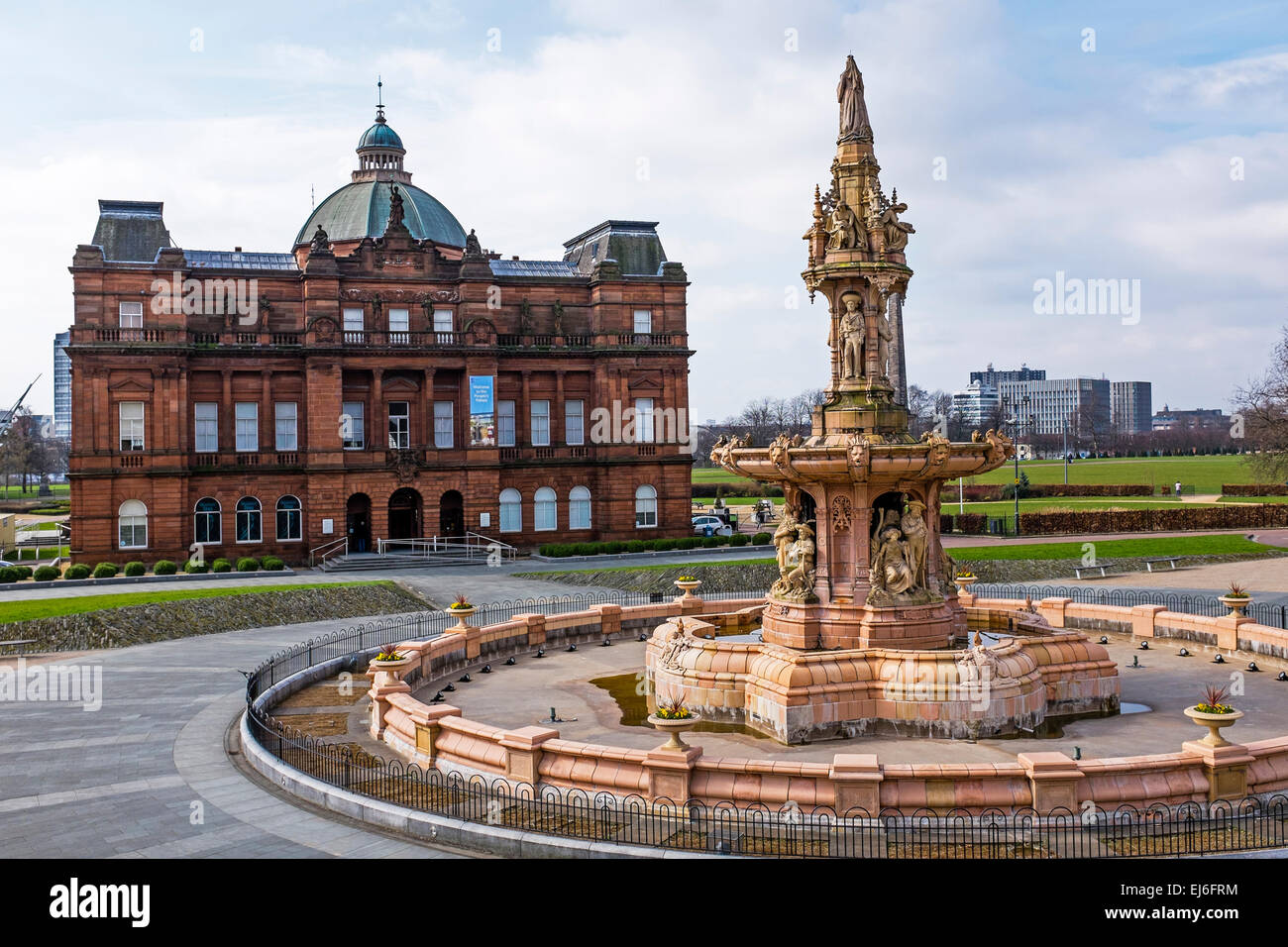 Daulton Fontaine représentant la reine Victoria et ses provinces, l'extérieur de la People's Palace Museum, Glasgow, Glasgow, vert Banque D'Images