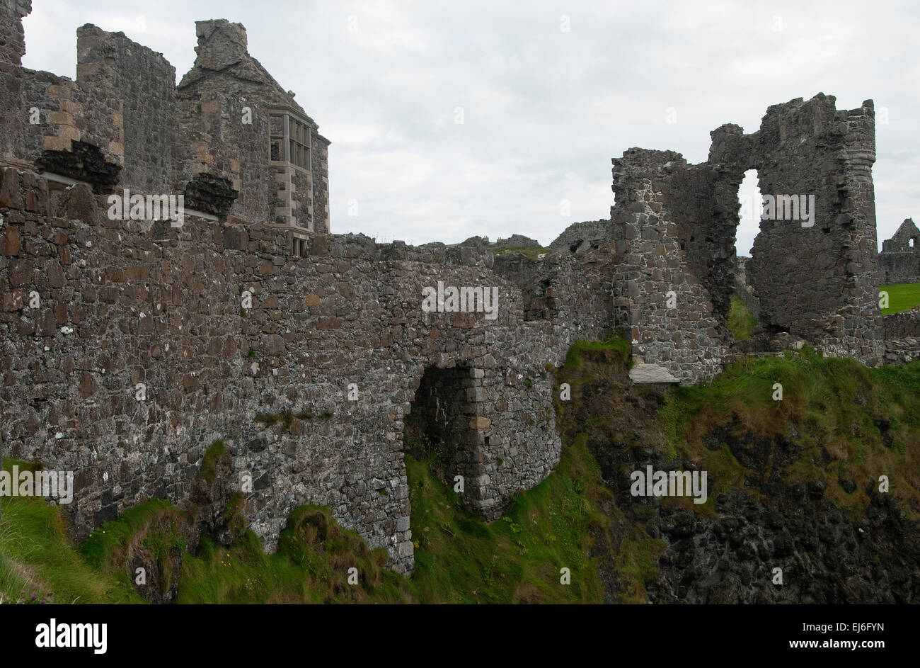Le Château de Dunluce, comté d'Antrim, en Irlande du Nord Banque D'Images