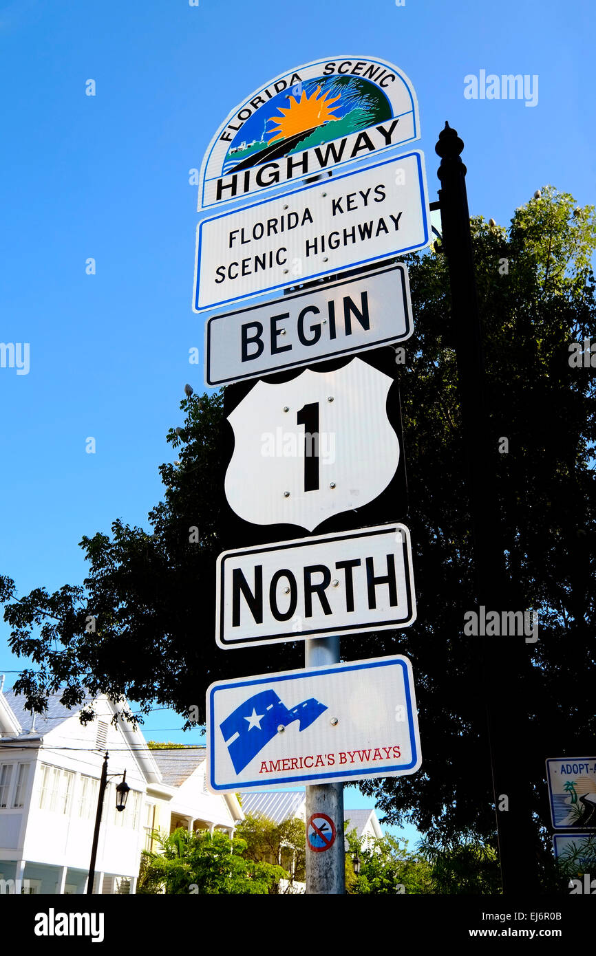 L'autoroute U.S. 1 Début et fin du tracé sud à Key West en Floride Floride destination pour les Caraïbes de l'ouest de Crusie Tamp Banque D'Images L'autoroute U.S. 1 Début et fin du tracé sud à Key West en Floride Floride destination pour les Caraïbes de l'ouest de Crusie Tamp Banque D'Images
