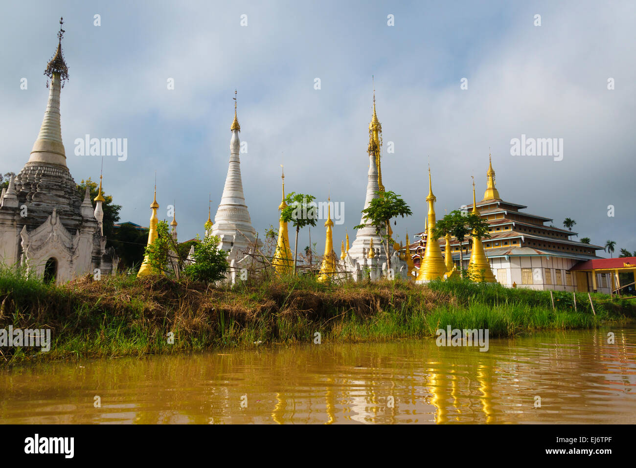 Pagodes sur le temple Banque de photographies et d’images à haute ...