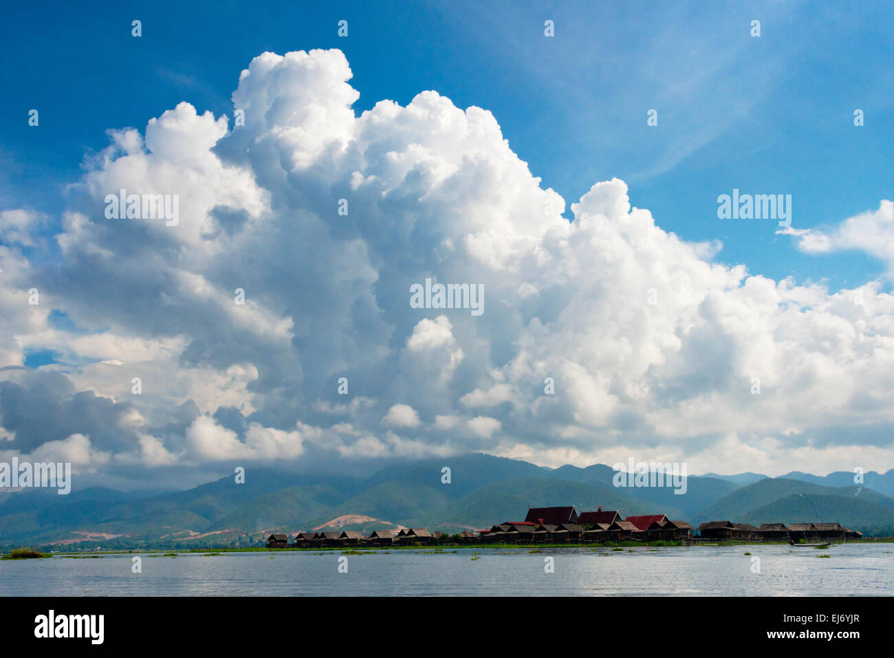 Paysage du lac Inle, l'État de Shan, Myanmar Banque D'Images