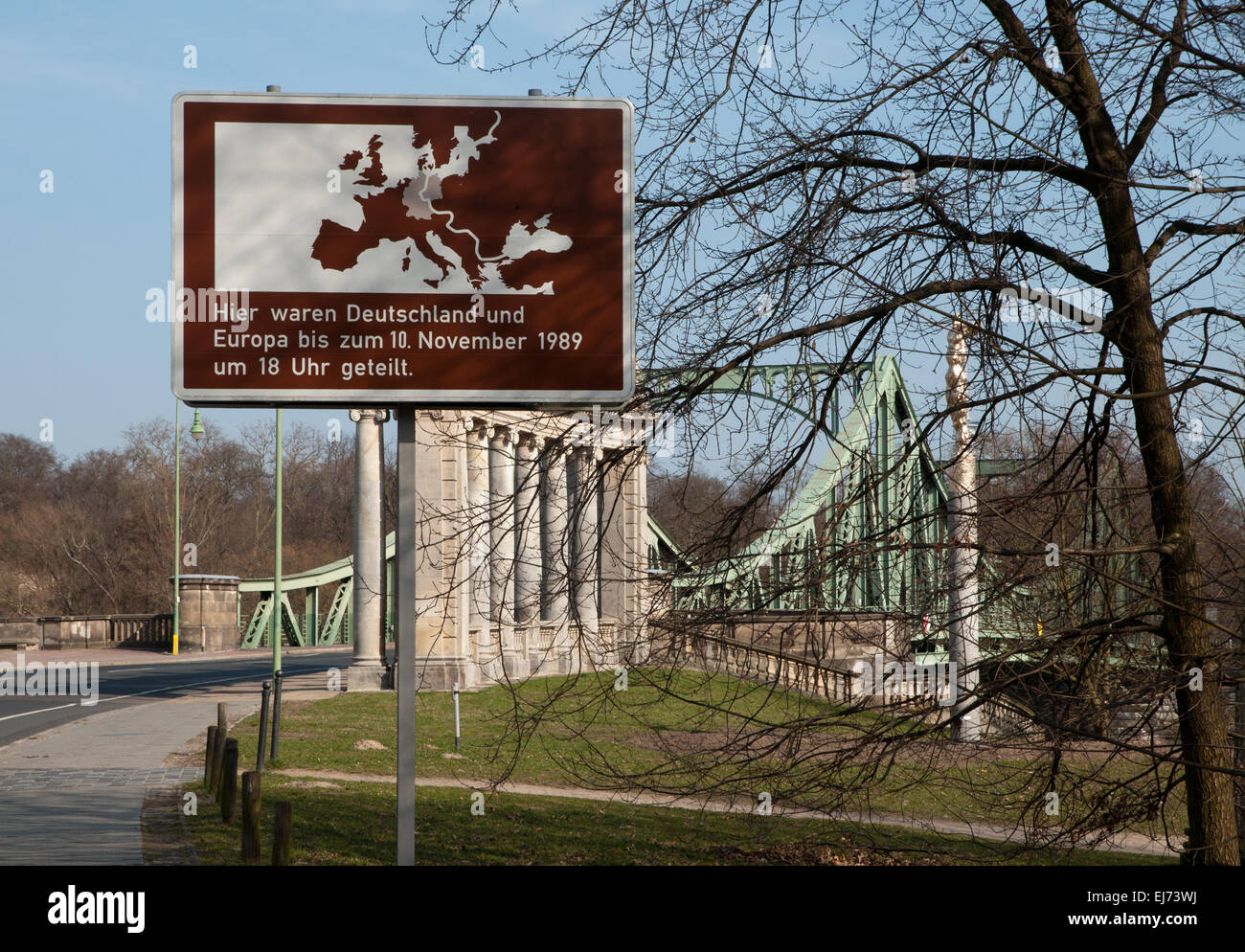 Glienicker Bruecke bridge, théâtre d'échanges d'espion de la guerre froide Banque D'Images