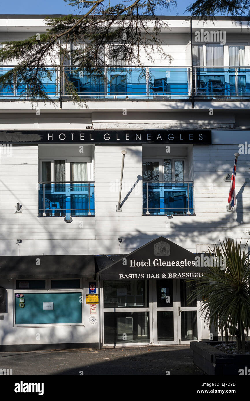 Torquay, Devon, UK. 22 mars, 2015. Fawlty Towers Hotel forcés de fermer après le plan de sauvetage est rejeté, l'hôtel Torquay qui a inspiré la sitcom Fawlty Towers a été forcée de fermer après les conseillers municipaux l'a refusé une aide essentielle,22 mars 2015,hotel,Gleneagles Gleneagles Hotel,Monty Python,John Cleese,John Cleese a fondé ses plus grands sitcom sur l'hôtel après y avoir séjourné avec les Monty Python dans le 1973. Ancien propriétaire Donald Sinclair a été dit d'être l'inspiration pour patron irrégulier Basil Fawlty. Crédit : Andrew Payne/Alamy Live News Banque D'Images
