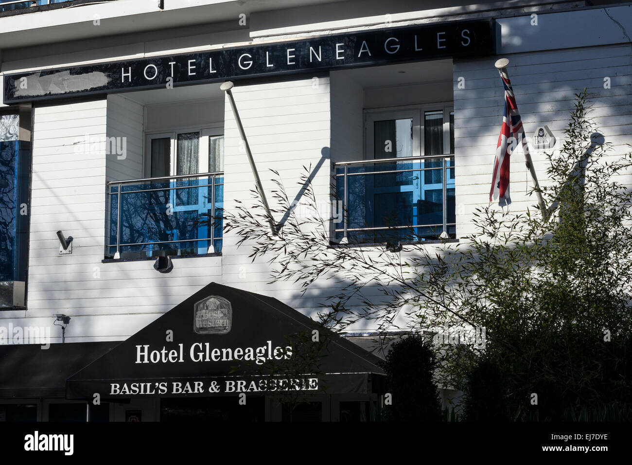 Torquay, Devon, UK. 22 mars, 2015. Fawlty Towers Hotel forcés de fermer après le plan de sauvetage est rejeté, l'hôtel Torquay qui a inspiré la sitcom Fawlty Towers a été forcée de fermer après les conseillers municipaux l'a refusé une aide essentielle,22 mars 2015,hotel,Gleneagles Gleneagles Hotel,Monty Python,John Cleese,John Cleese a fondé ses plus grands sitcom sur l'hôtel après y avoir séjourné avec les Monty Python dans le 1973. Ancien propriétaire Donald Sinclair a été dit d'être l'inspiration pour patron irrégulier Basil Fawlty. Crédit : Andrew Payne/Alamy Live News Banque D'Images