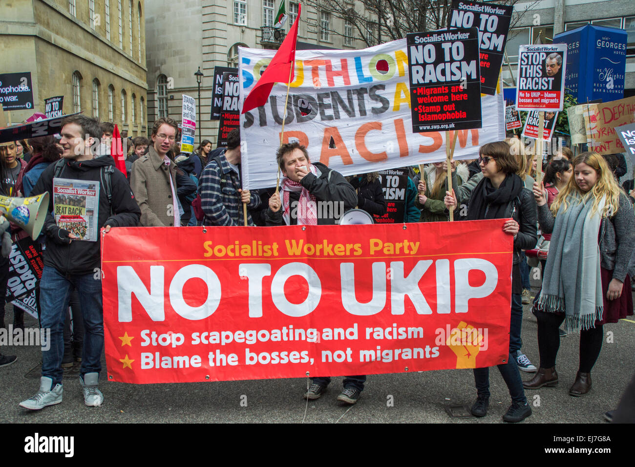 London UK, 21 mars 2015 : Focus sur le stand jusqu'à le racisme et le fascisme de démonstration. Banque D'Images