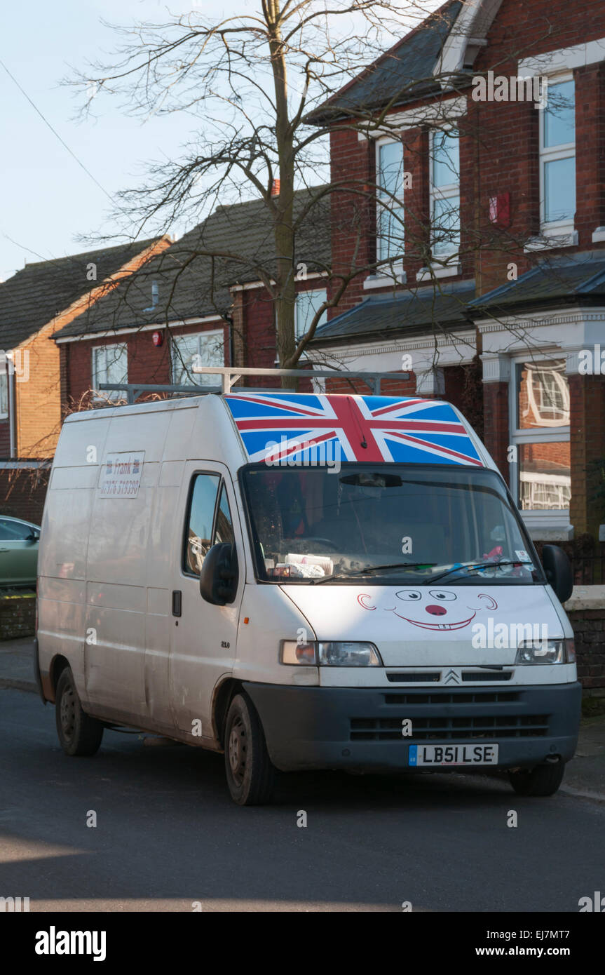 Une camionnette blanche avec Union Jack décoration à Broadstairs, Kent, Thanet du Sud. Banque D'Images