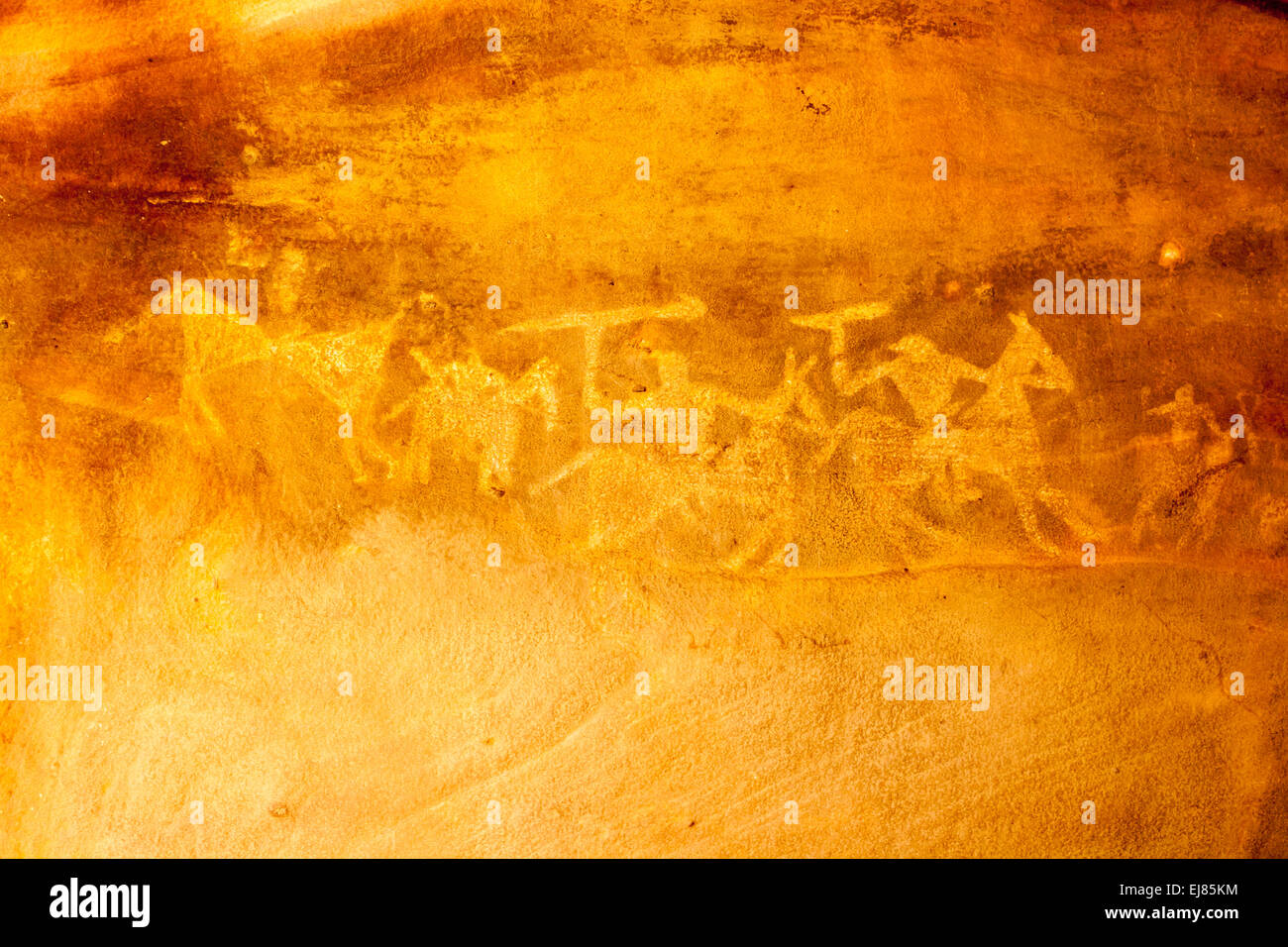 Une des peintures de ce lieu historique Bhimbetka. Les abris de roche et les grottes ici ont un grand nombre de peintures. Banque D'Images