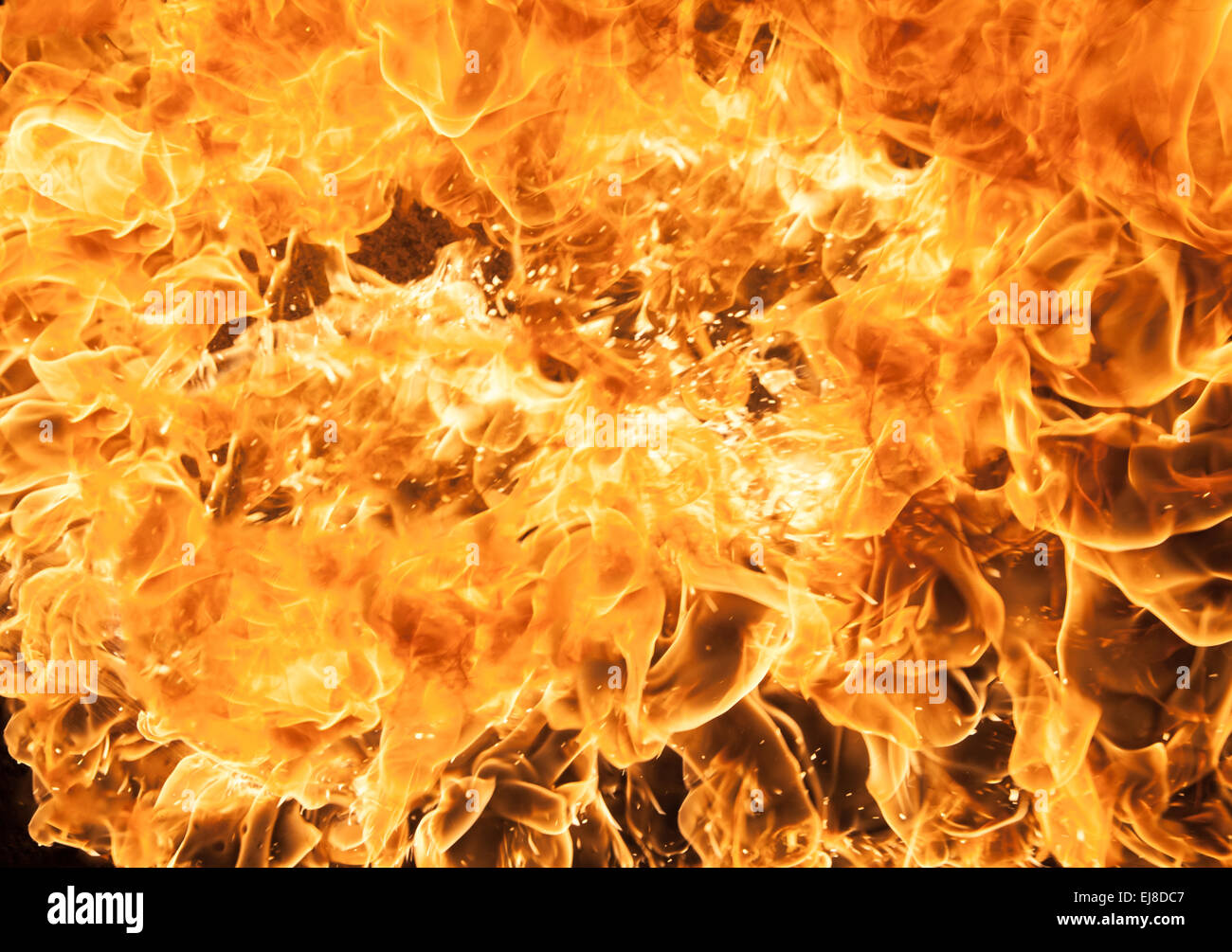 De belles flammes feu élégant, close-up. Banque D'Images