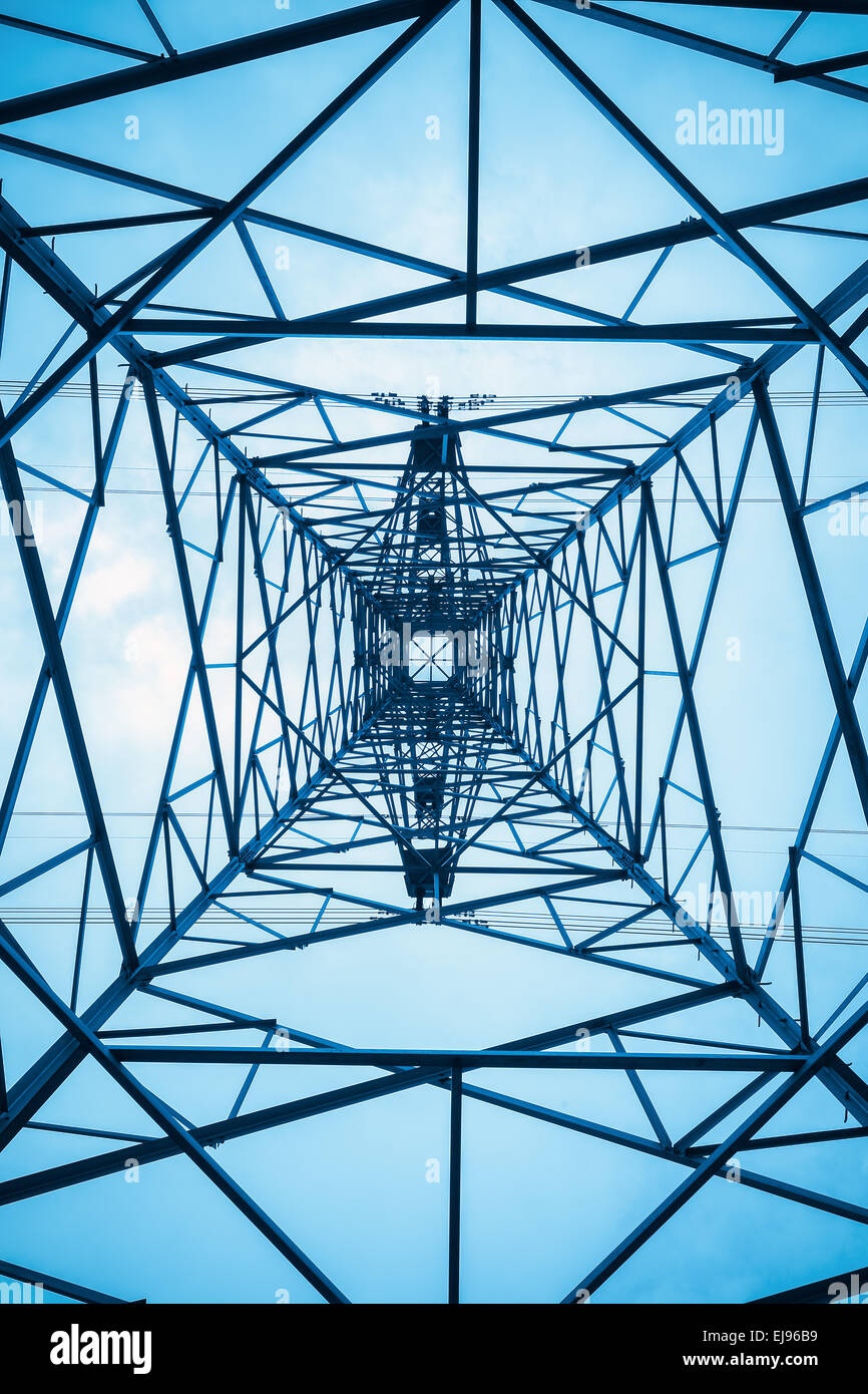 La structure de la tour de transmission de puissance Banque D'Images