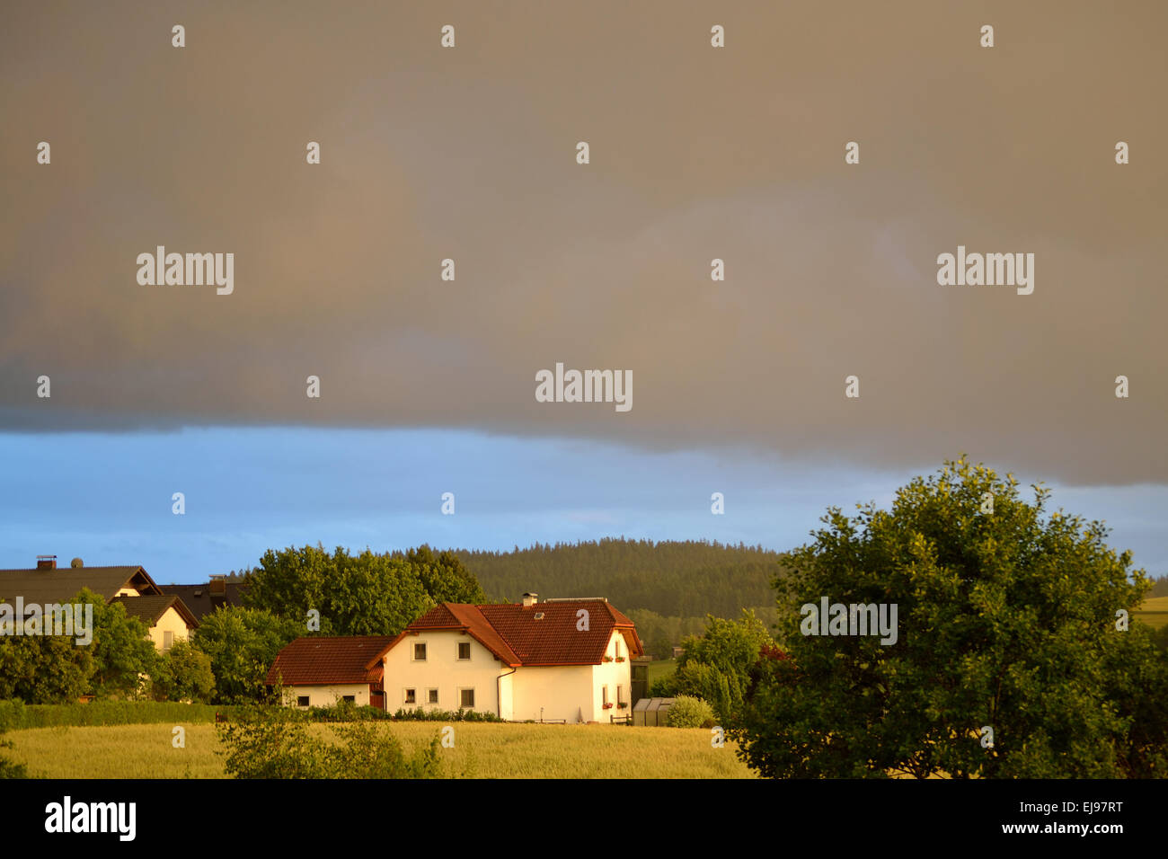 Alternance de soleil et de nuages de tempête Banque D'Images