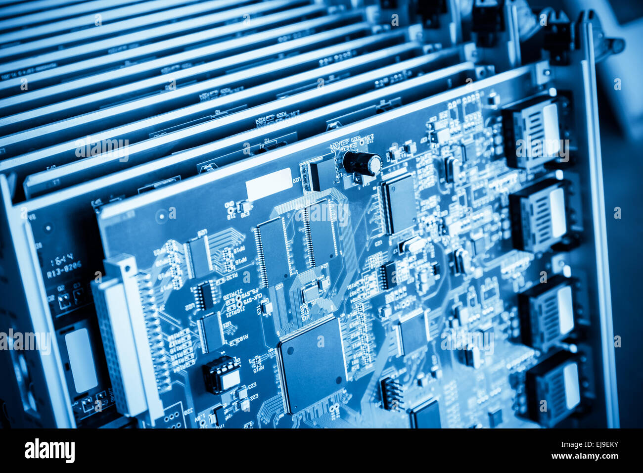 Carte de circuits de communication bleu closeup Banque D'Images