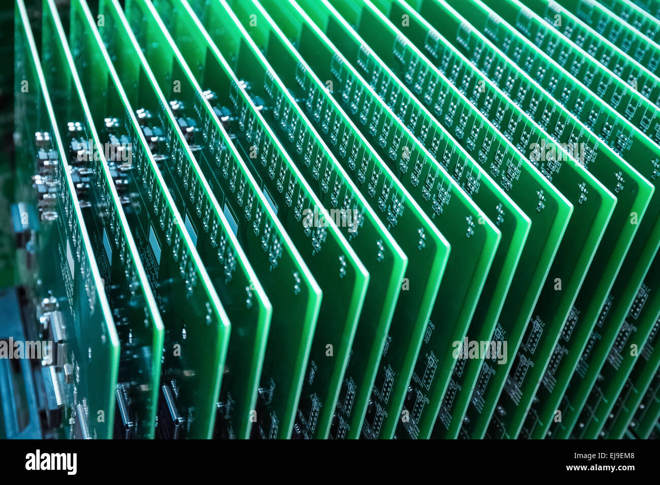 Une rangée de carte de circuit imprimé verte Banque D'Images