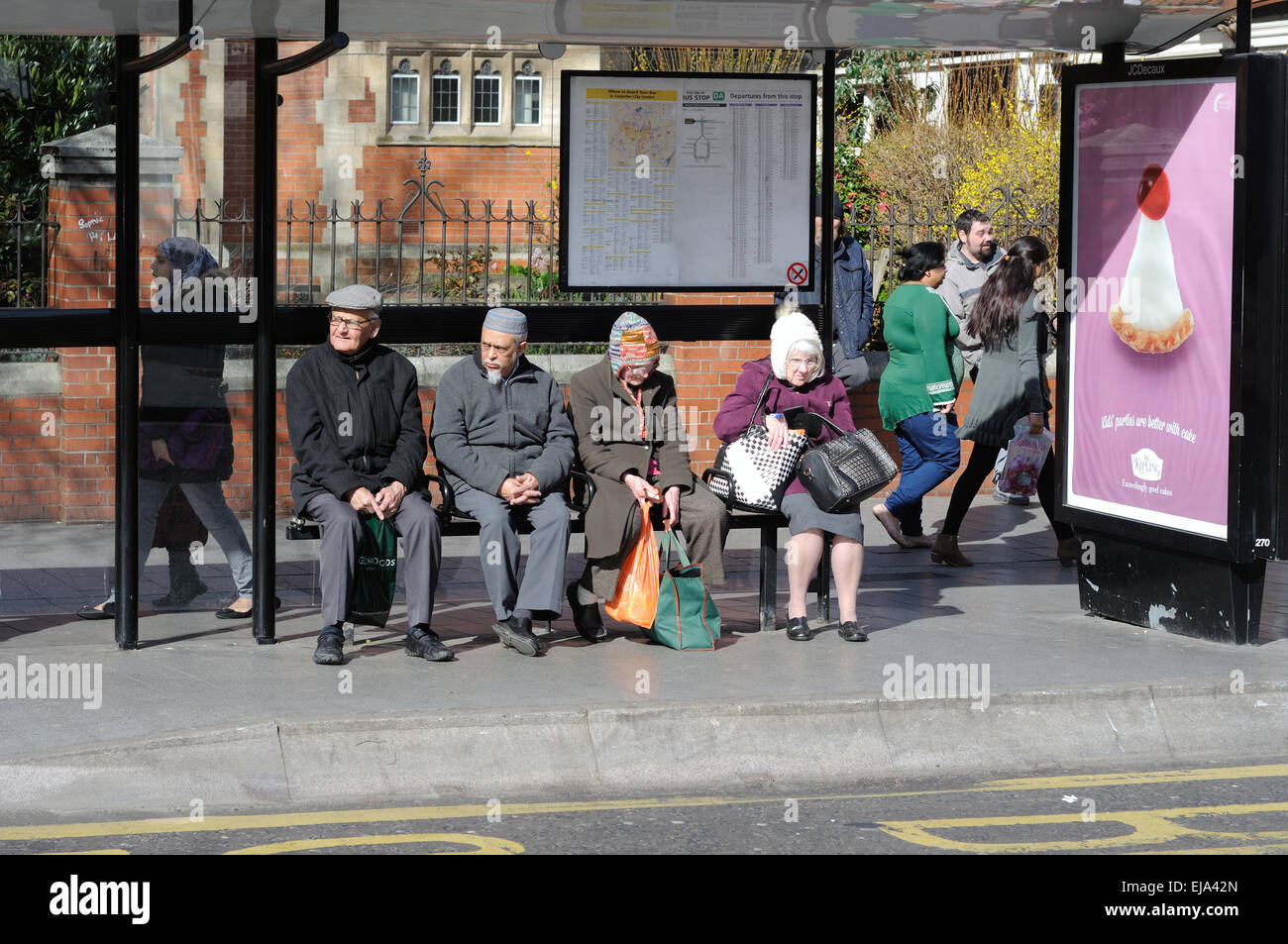 Le centre-ville de Leicester Bus Stop . Banque D'Images