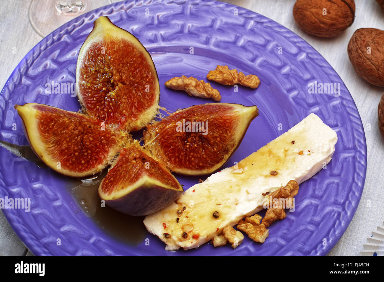 Figues au fromage de chèvre Banque D'Images