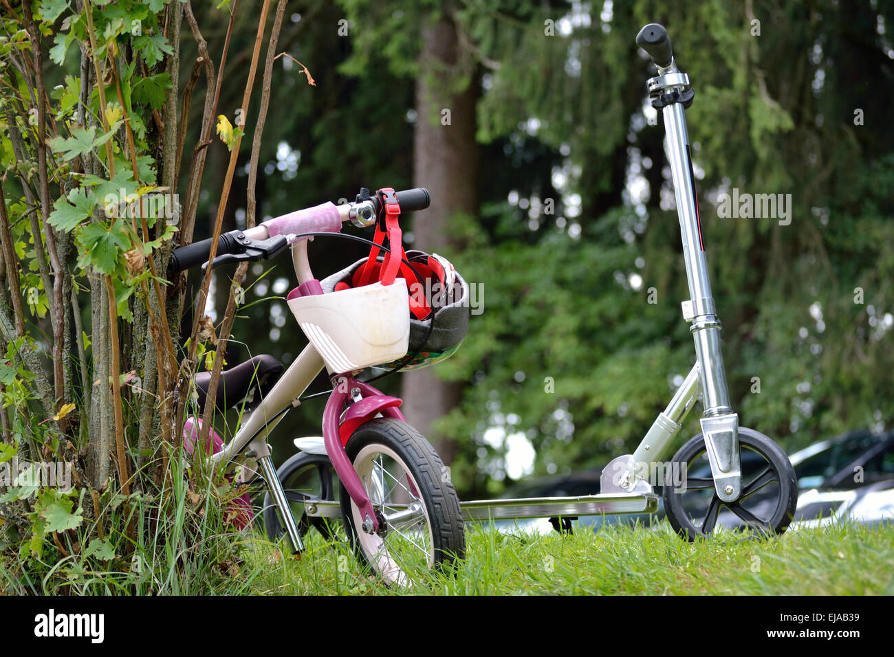 Kids Bike et scooter Banque D'Images