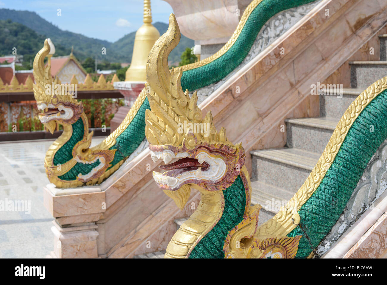 Dragons à Temple de Chalong à Phuket Thaïlande Banque D'Images