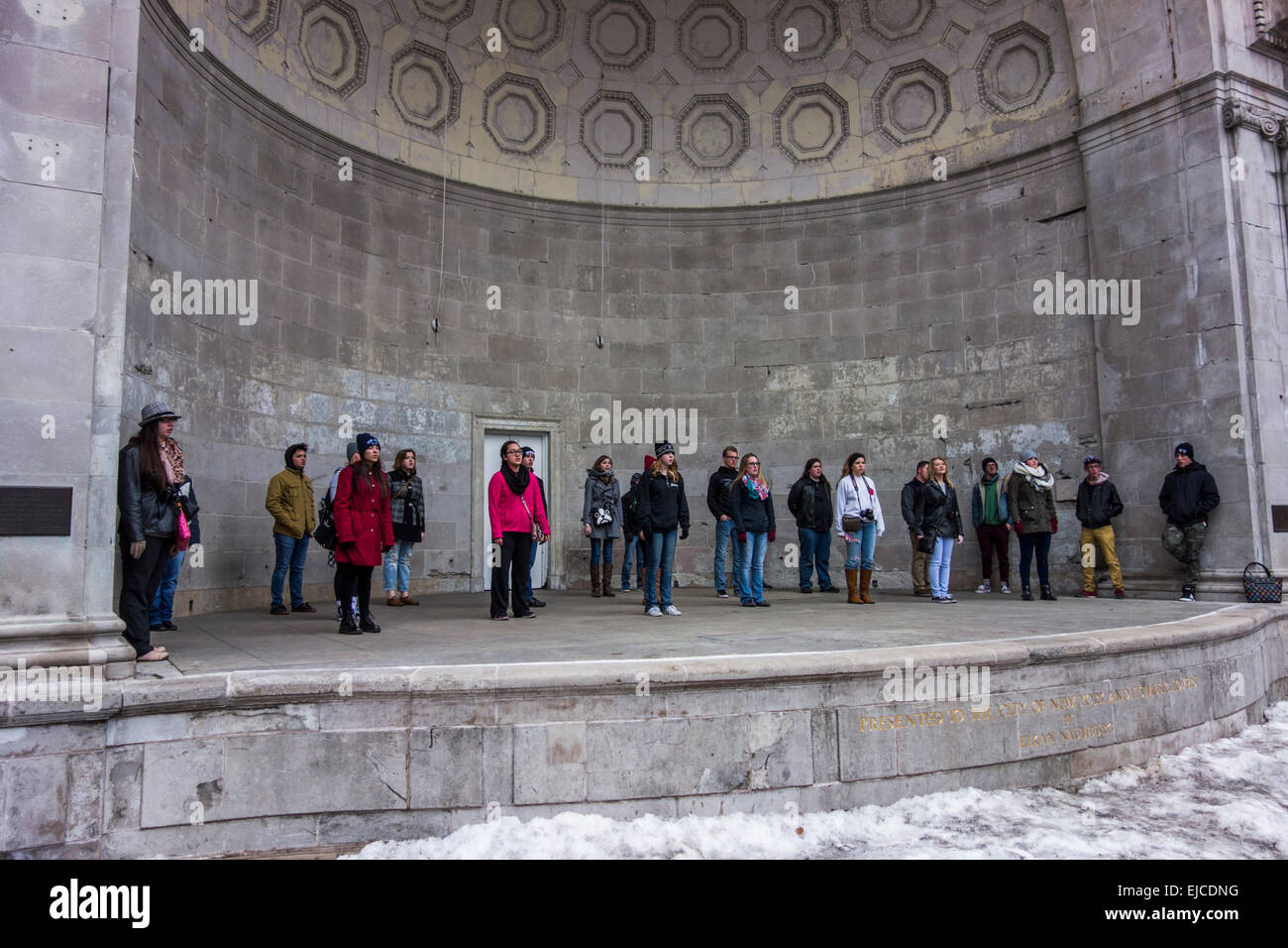 Kearney High School Concert Choir d'effectuer un concert impromptu dans Kiosque, Central Park, New York Banque D'Images