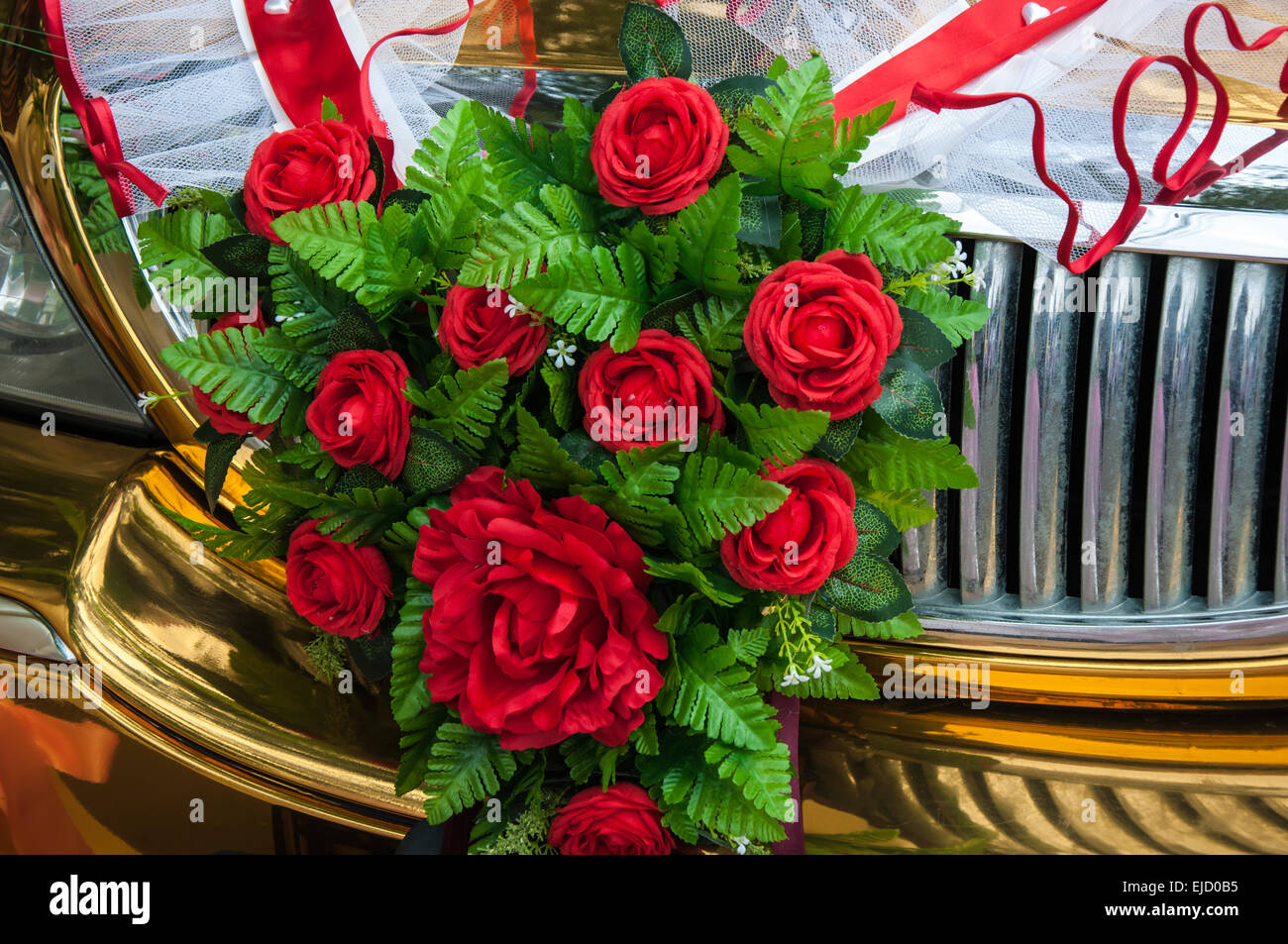 Wedding car flowers decoration Banque de photographies et d'images à haute  résolution - Alamy