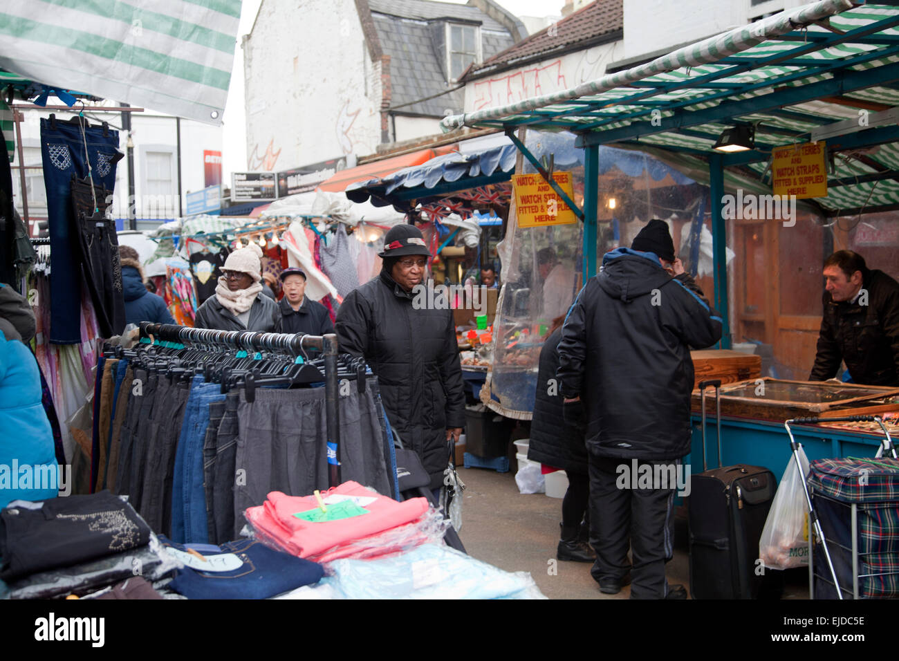 East Street Market sur Walworth Road à London UK Banque D'Images