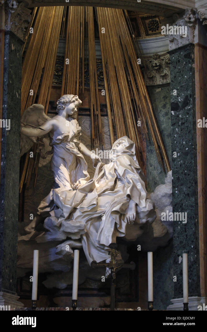 L'extase de sainte Thérèse. Statue baroque par Gian Lorenzo Bernini dans l'église de Santa Maria della Vittoria à Rome, Italie. Banque D'Images