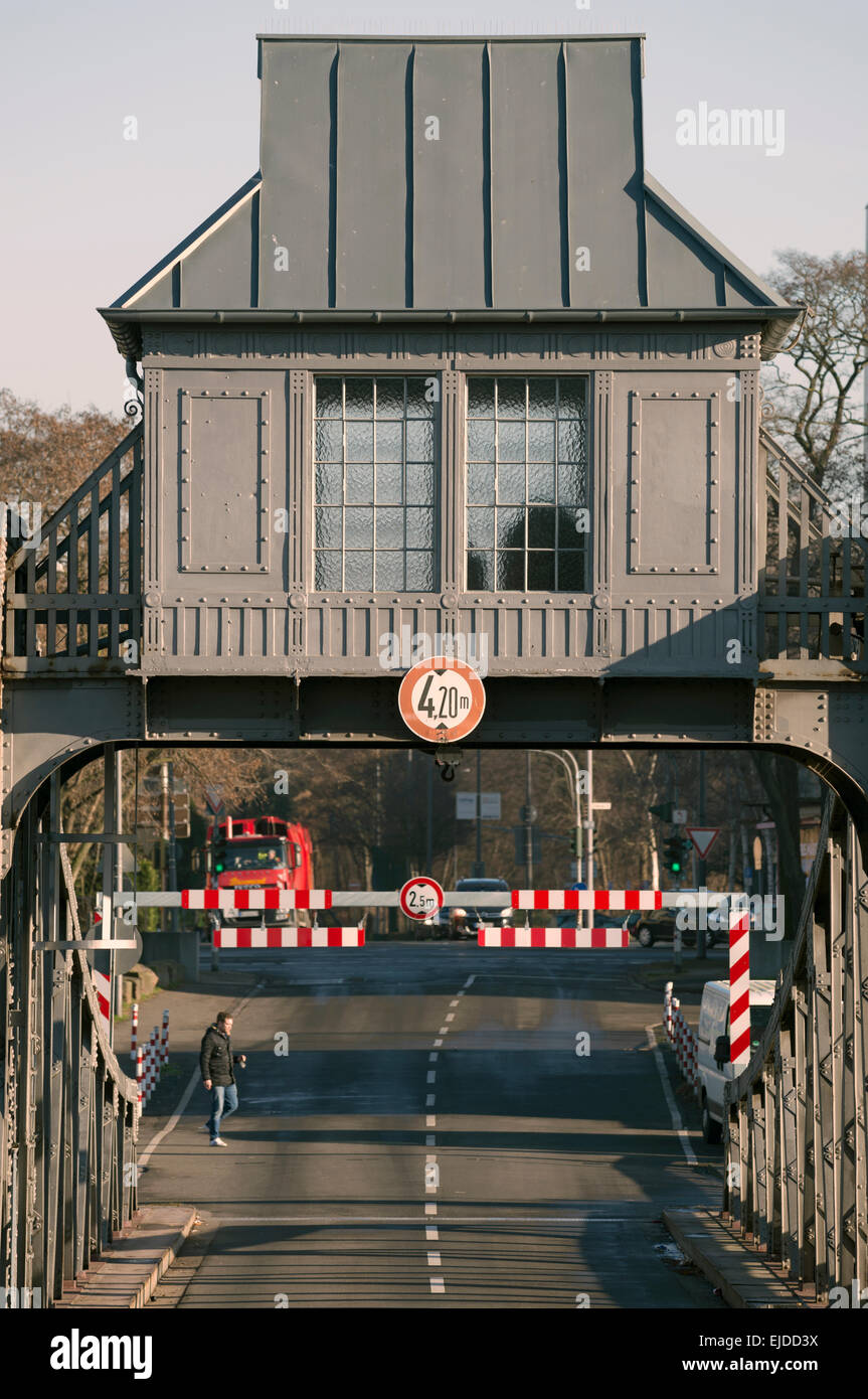 Pont tournant de Drehbruecke Cologne Allemagne Banque D'Images