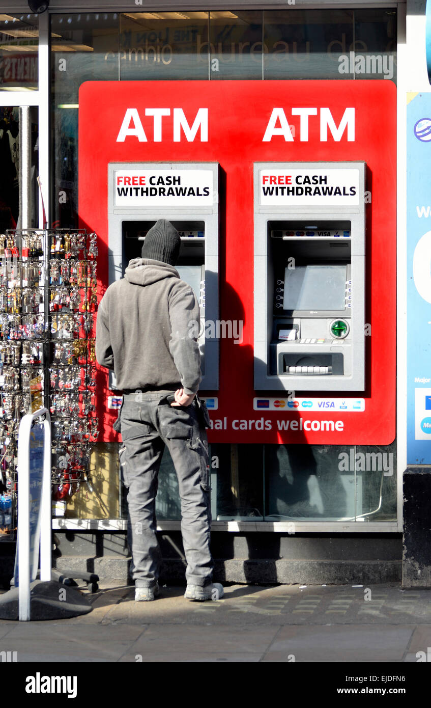 Londres, Angleterre, Royaume-Uni. "Retrait d'espèces gratuit ATM' Banque D'Images