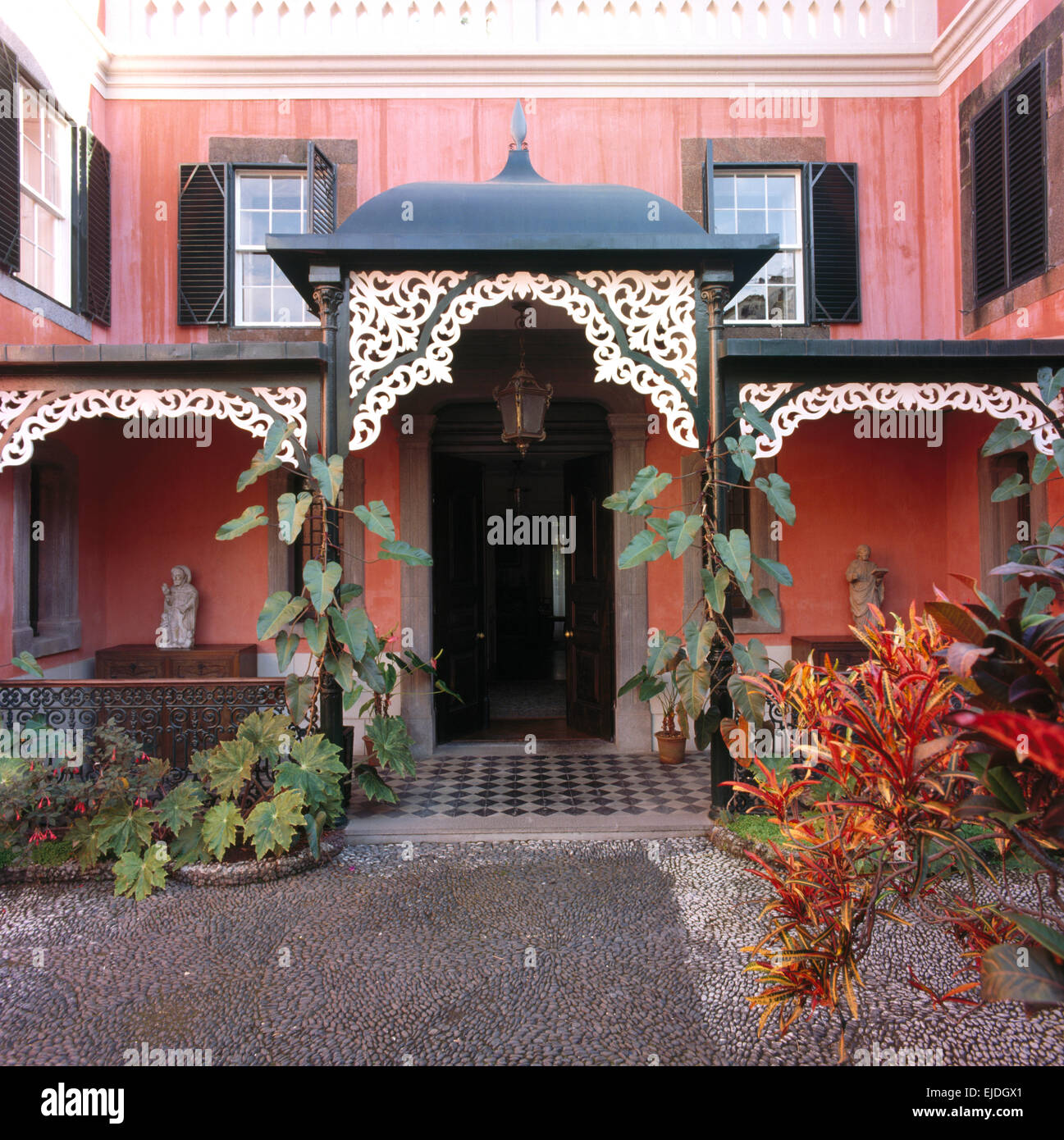 Extérieur de rose foncé, le style indien House à Londres Banque D'Images