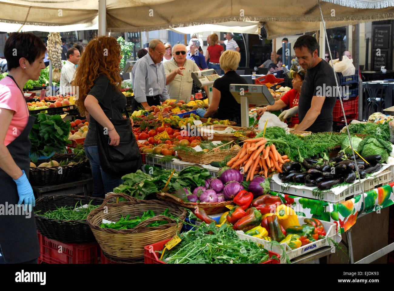 Les commerçants dans le marché à Campo de' Fiore, Rome. Banque D'Images