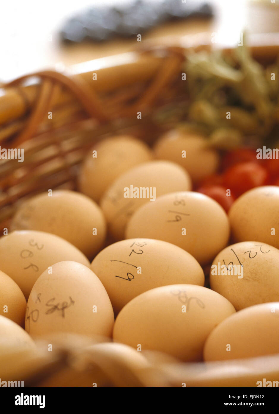 Close-up d'un panier d'oeufs frais Banque D'Images