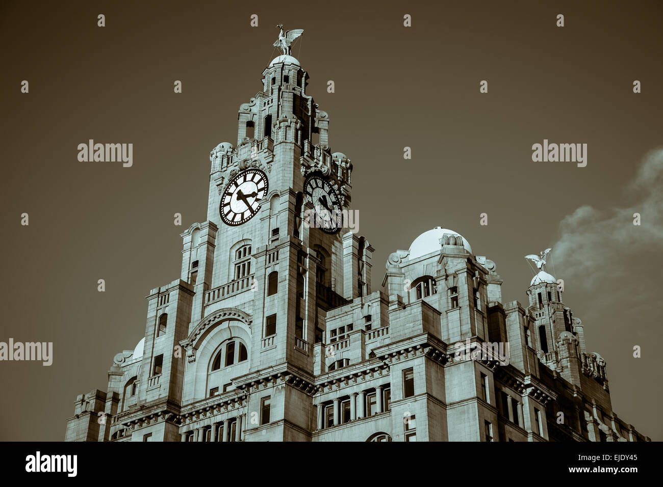 Image aux couleurs du Liver Building. Banque D'Images